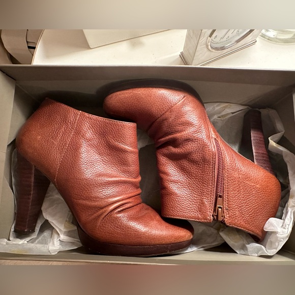 Richton leather high heeled ankle boot - Picture 1 of 9